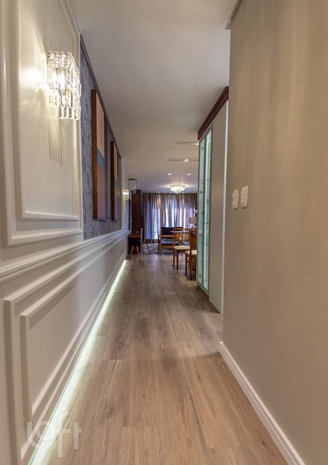 Image 29 - 272629